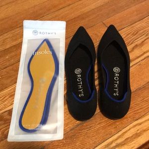 Like new black Rothy’s with insoles